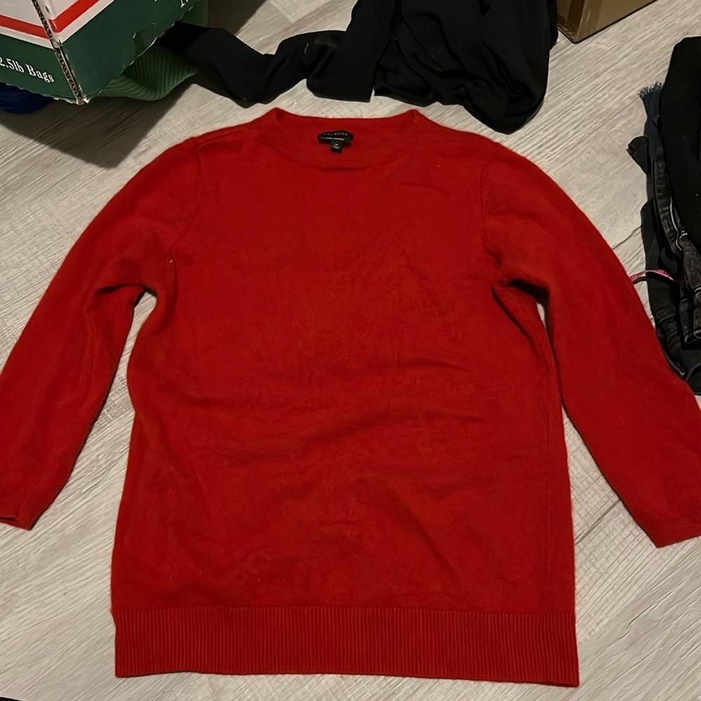 Red Cashmere sweater ❤️